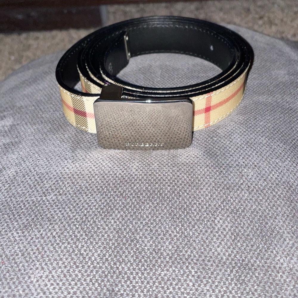 Burberry Belt!!